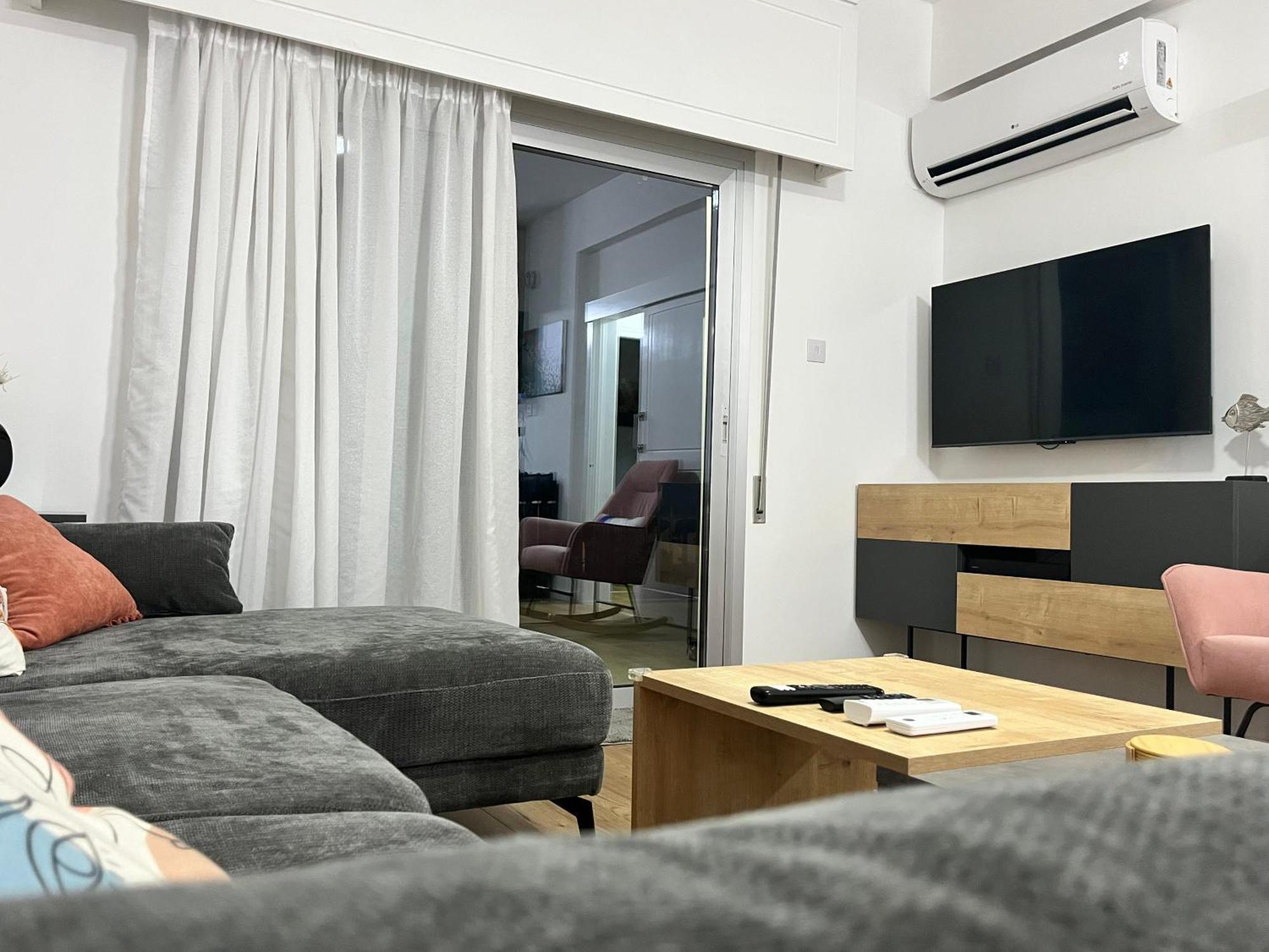 Modern Apartment Near Mckenzie Beach Larnaka Exterior foto