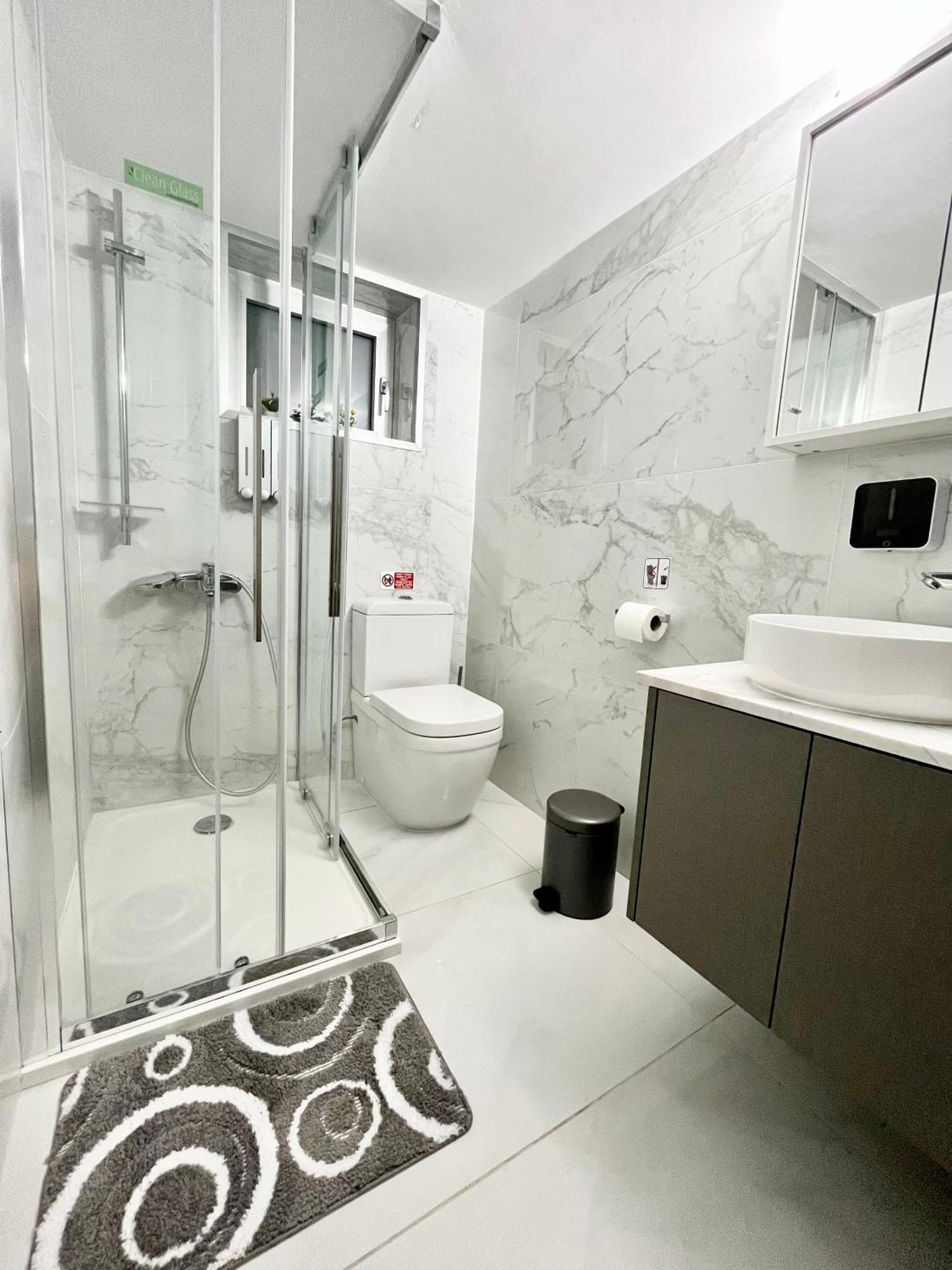 Modern Apartment Near Mckenzie Beach Larnaka Exterior foto